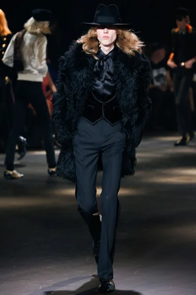 Look 80
